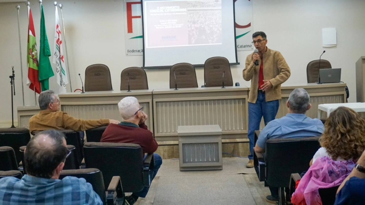 SEEF participa de debate do DIEESE com movimento sindical catarinense