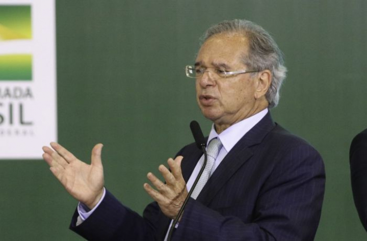 Guedes promete trazer de fora empresas de setores que ajudou a destruir no Brasil