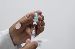 Vacina bivalente contra a covid é disponibilizada para todos acima de 18 anos