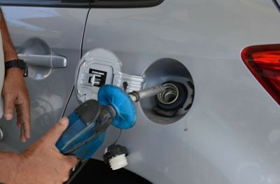 Preço da gasolina deve cair R$ 0,30 e gás de cozinha ficará R$ 15 mais barato