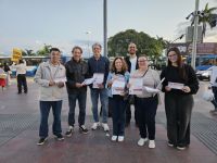 Presidente do SEEF participa de ação de distribuição de jornal da CUT-SC em Florianópolis