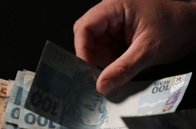 Desenrola começa com perdão de dívidas de até R$ 100 e negociações para a faixa 2