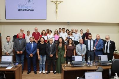 Sessão na Câmara de Vereadores comemora 40 anos de fundação do SEEF