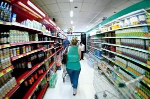 Queda de preços de alimentos e energia impulsiona deflação de 0,02% em agosto